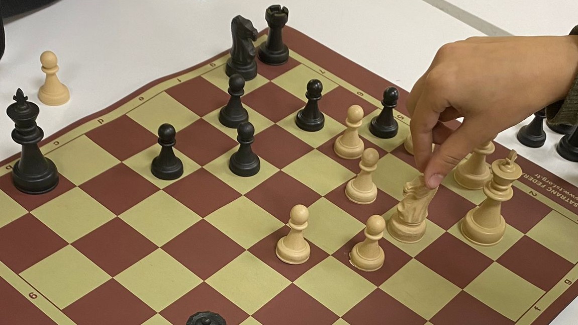 Sınıflar arası satranç turnuvamızdan kareler